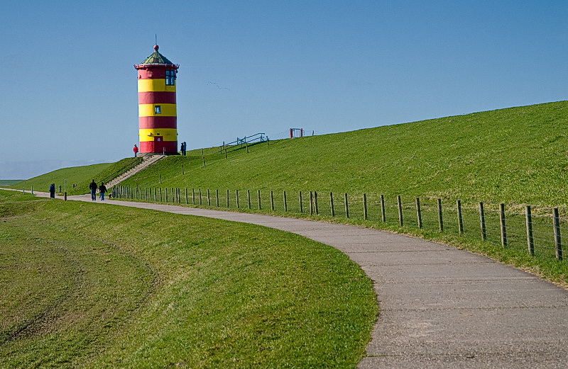 Turm-D35_6109-als-Smart-Objekt-1.jpg - Auf dem Weg zur nächsten Etappe entdecken wir den Leuchtturm von Pilsen - Während der Fahrt nach Pilsen lautes Klappern von Glas oder ähnlichem, mussten mehrmals anhalten um die Ursache heraus zu finden.