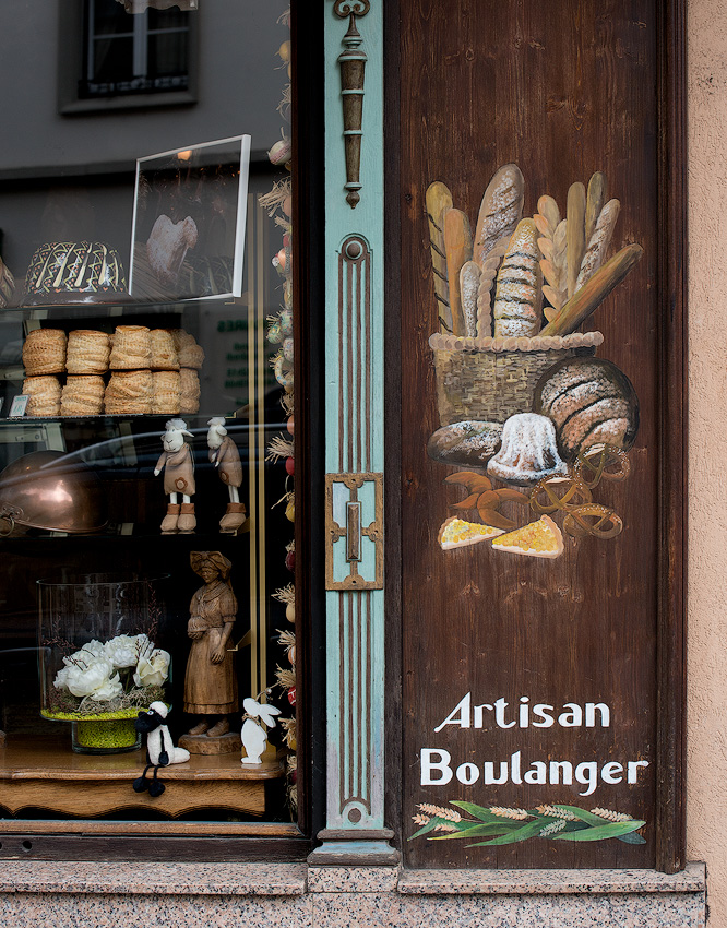 Rhein-04---2017-Rhein-04---201717X_5804-1-Kopie.jpg - Auch der Bäcker passt zum Stadtbild